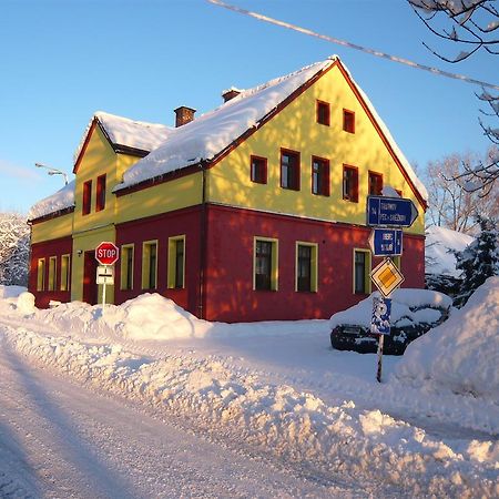 Apartmany Liska Mladé Buky Zewnętrze zdjęcie