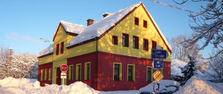 Apartmany Liska Mladé Buky Zewnętrze zdjęcie