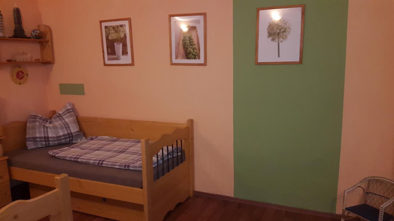 Apartmany Liska Mladé Buky Zewnętrze zdjęcie